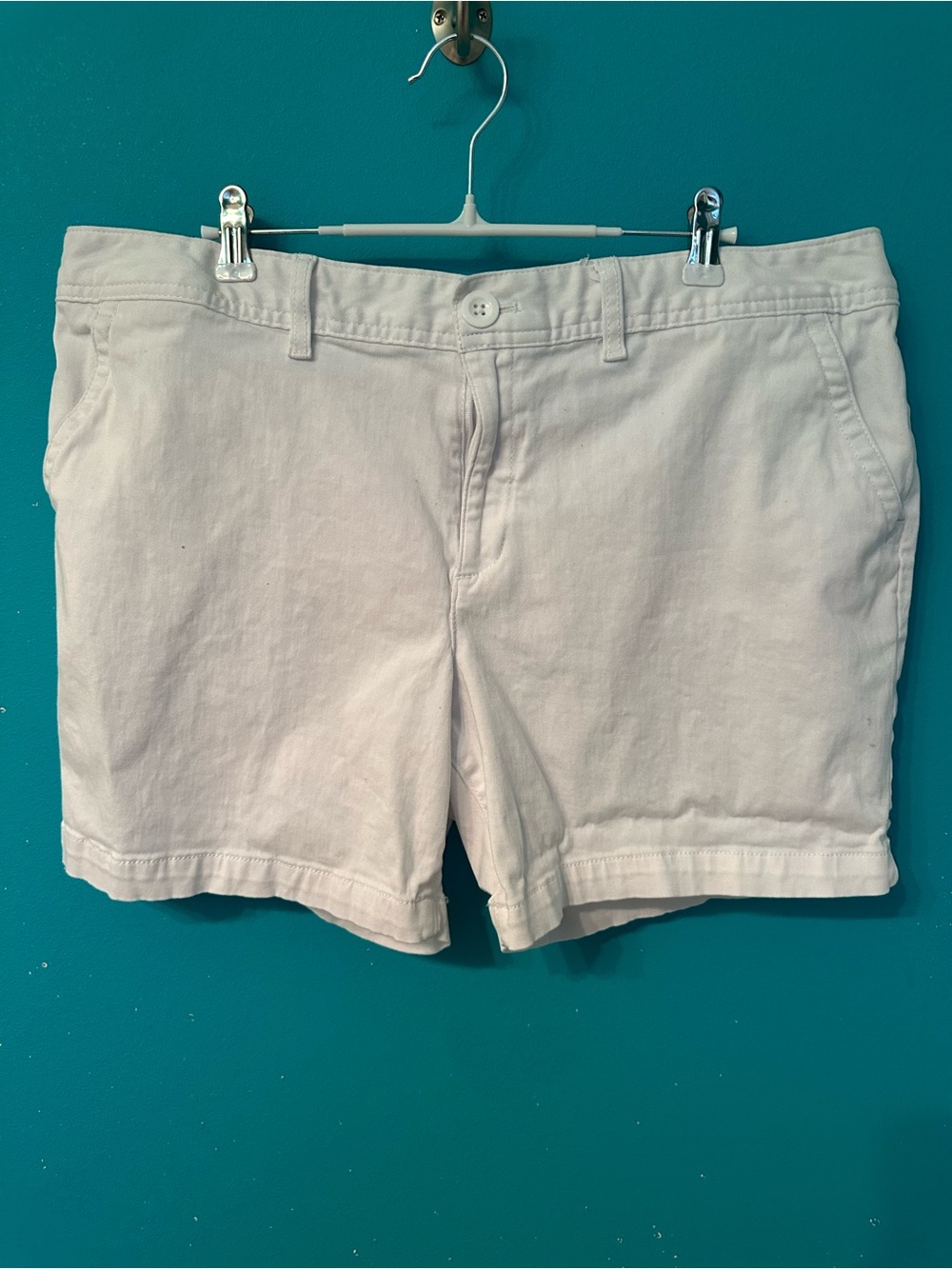 Classic Women's White Cotton Shorts size 16 Eddie Bauer